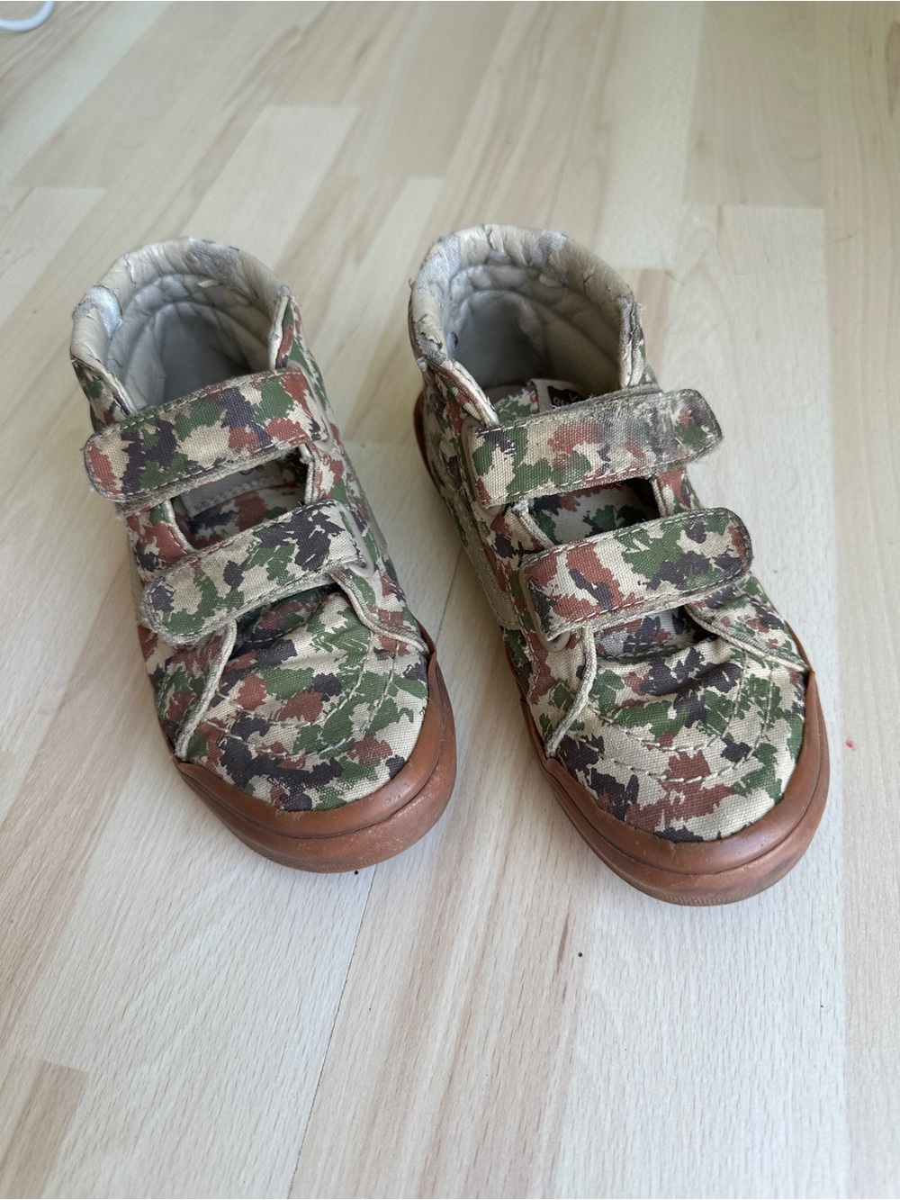 Vans Kids Camo Sk8-Mid V Velcro Sneakers Size 1 Woodland Camo Gum Sole